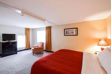Отель Quality Inn Near Potomac Mills