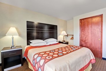 هتل Super 8 By Wyndham Newark De