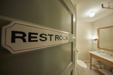 هتل The Red Lion Inn