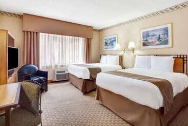 Отель Travelodge By Wyndham Seattle By The Space Needle