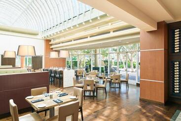 ホテル Warner Center Marriott Woodland Hills