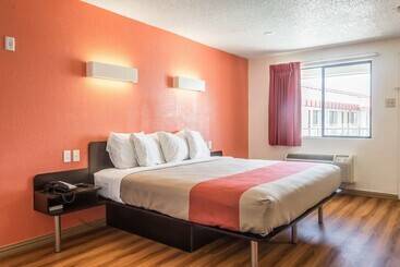 Motel 6mesquite, Tx  Rodeo  Convention Ctr