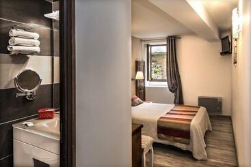 בית מלון כפרי Logis Hôtel Restaurant Auberge De La Cascade