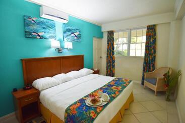 هتل Blue Orchids Beach