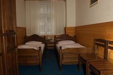 هتل Hostel Pod Voglom