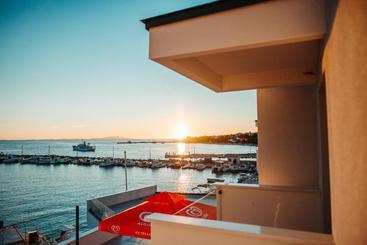 酒店 The Loža Seaside Festival