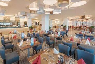 בית מלון כפרי Isabella Island Resort Valamar Collection