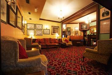 فندق Woodenbridge