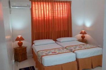 Жильё для туристов Nautilus Beach Apartments