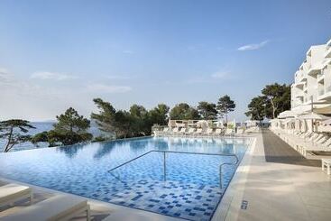 Valamar Carolina Hotel & Villas