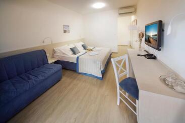 خانه Villa Balcony Or Terrace Hotel & Resort Adria Ankaran