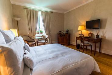 Отель Domaine De Chateauvieux