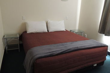 Fountain Court Motel