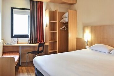 ホテル Ibis Milano Ca Granda