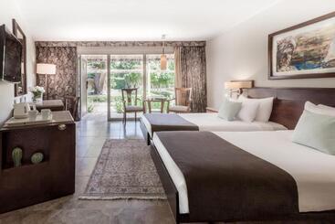 Jolie Ville Hotel & Spa Kings Island Luxor