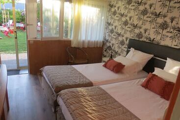 هتل Hôtel Kyriad Cap Sud