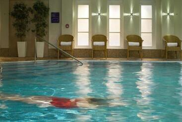 ホテル Macdonald Bath Spa