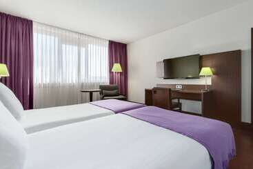 هتل NH Maastricht