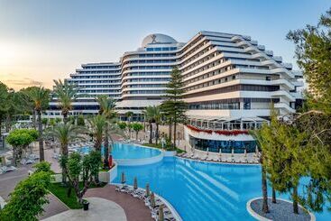 هتل Rixos Downtown Antalya, The Land of Legends Access