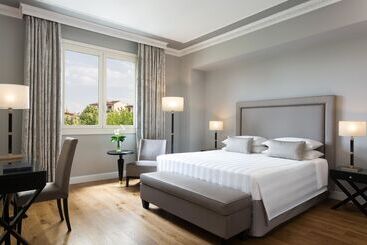 هتل Sina Villa Medici, Autograph Collection