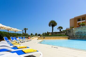 Hotel Corinthia St George S Bay