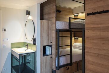 Latroupe Grand Place Hostel