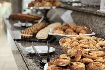 ホテル Adelais Bay