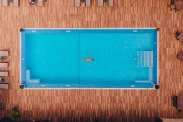 Manchebo Beach Resort And Spa