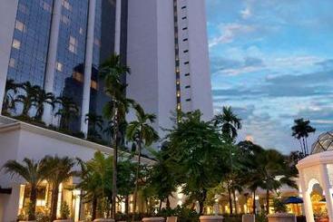 호텔 Istana Kuala Lumpur City Center