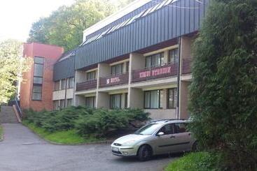 هتل Zimní Stadion Náchod