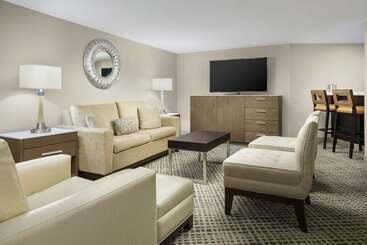 هتل Doubletree By Hilton Orlando Airport