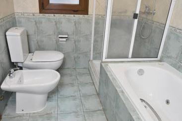 Gardi Hotel & Suites