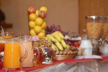 Gardi Hotel & Suites