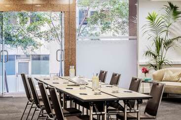 هتل The Sebel Quay West Suites Sydney