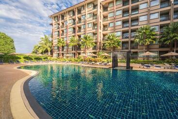 Novotel Phuket Vintage Park Resort