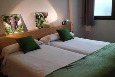 Aparthotel El Serch