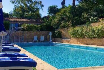 فندق Hôtel Jas Neuf