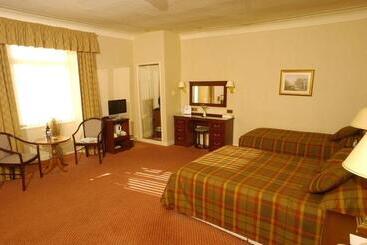 בית מלון כפרי Salutation