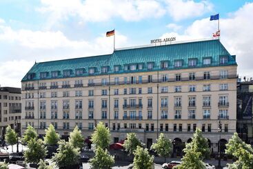 בית מלון כפרי Adlon Kempinski Berlin