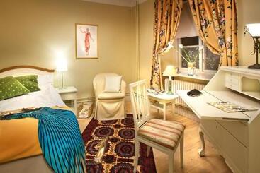 هتل åkeshofs Slott