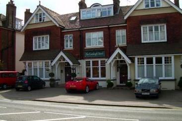 Отель Cranleigh