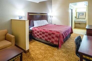 فندق Econo Lodge Inn & Suites Fallbrook Downtown