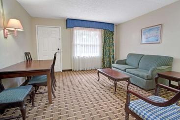 호텔 Howard Johnson By Wyndham Lake Front Park Kissimmee