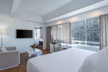 هتل NH Collection Plaza Santiago