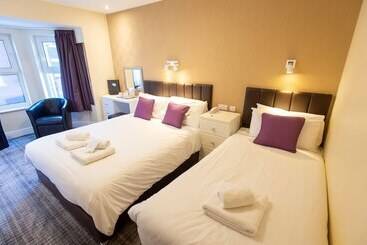 בית מלון כפרי Palm Court