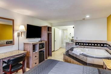 هتل Rodeway Inn