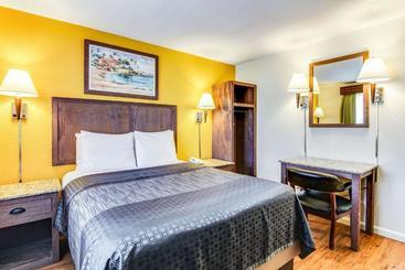 هتل Rodeway Inn