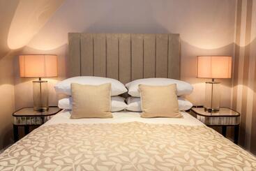 فندق The Manor Elstree