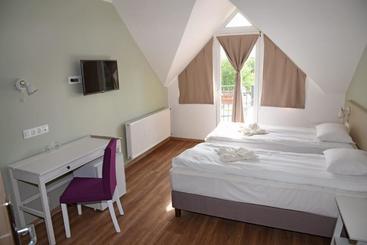 Отель Admiral Family Resort