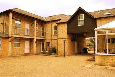 هتل Olivers Lodge